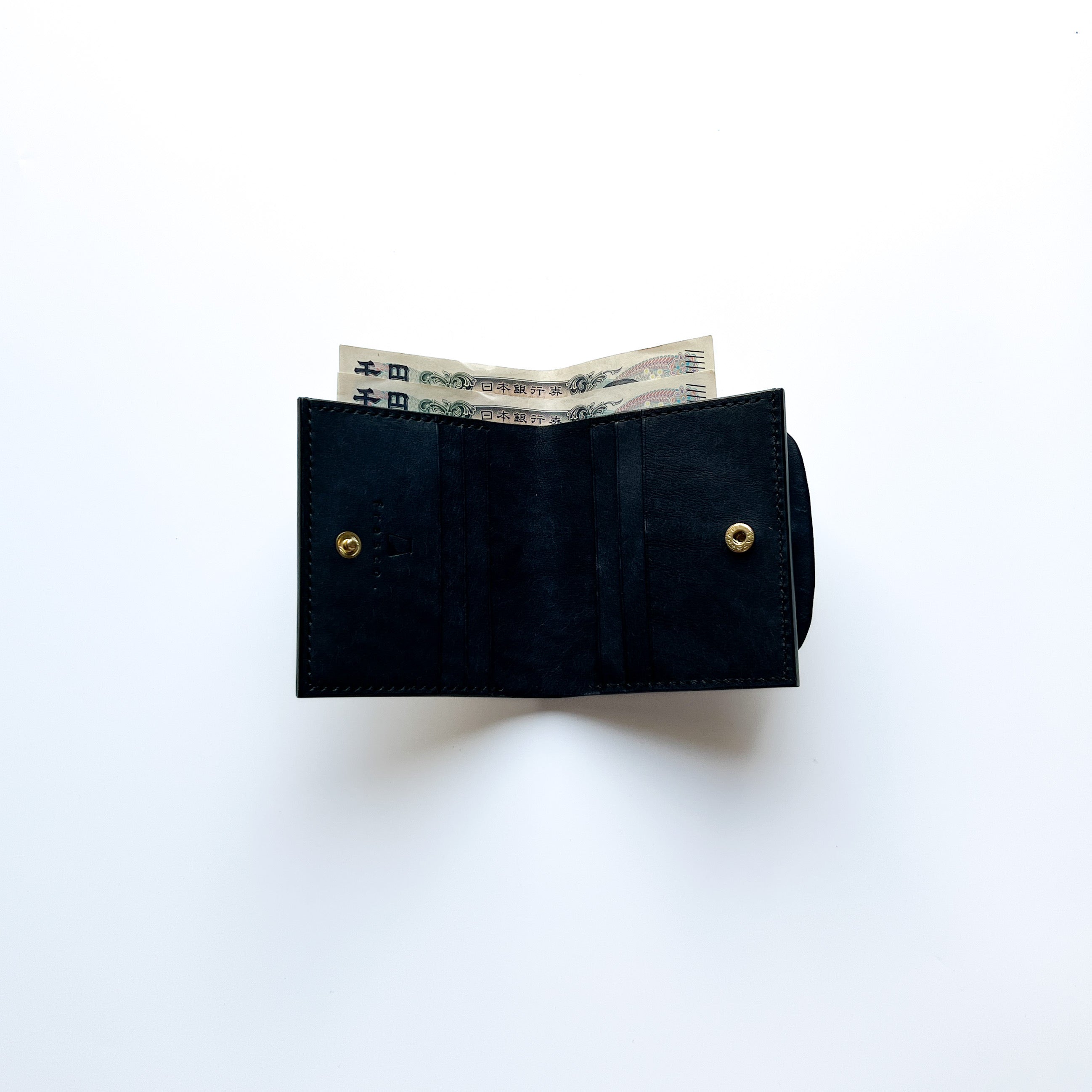 chroi’s wallet / gold mouth