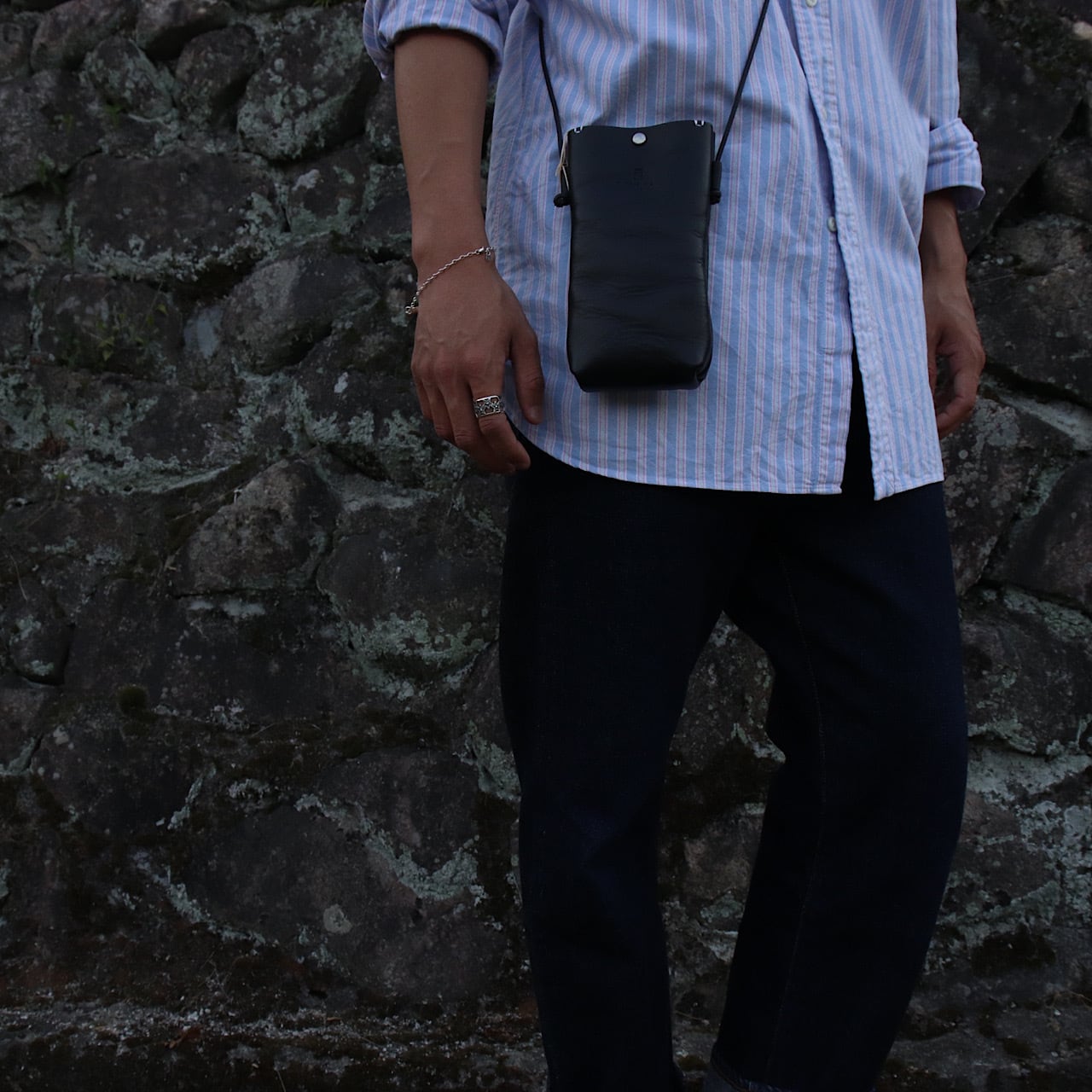 hang phone case