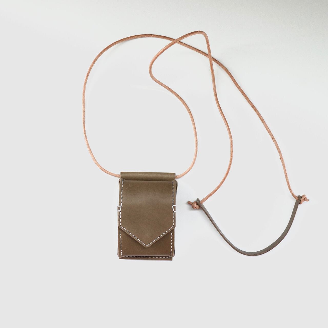 hang coin case