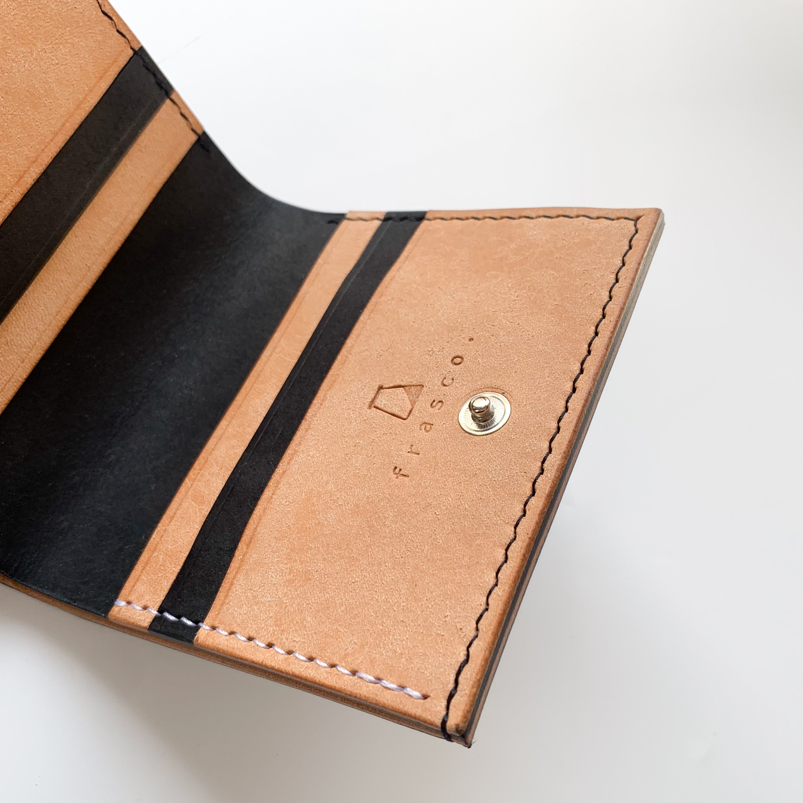 chroi’s wallet / by color