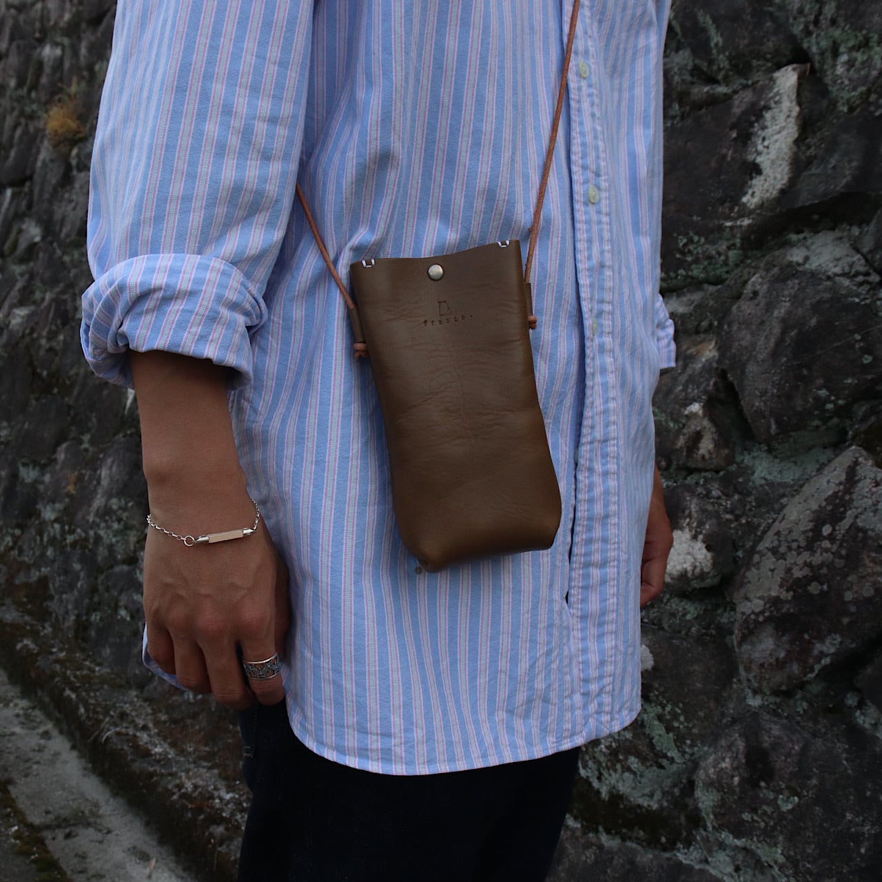 hang phone case