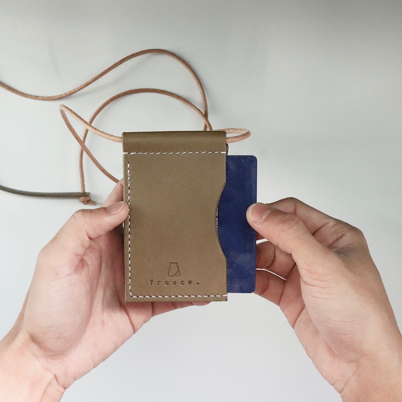 hang coin case