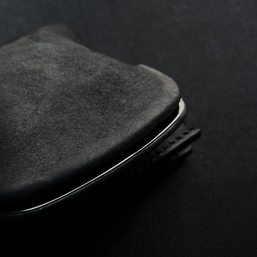 chroi's wallet / black mouth