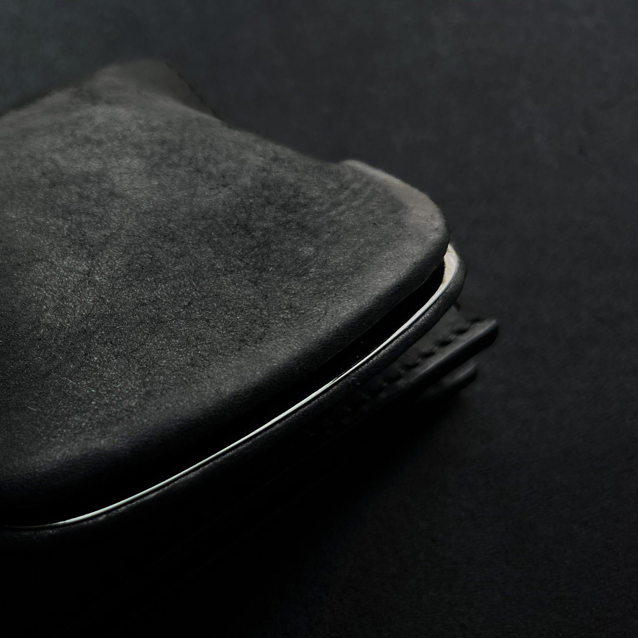 chroi's wallet / black mouth