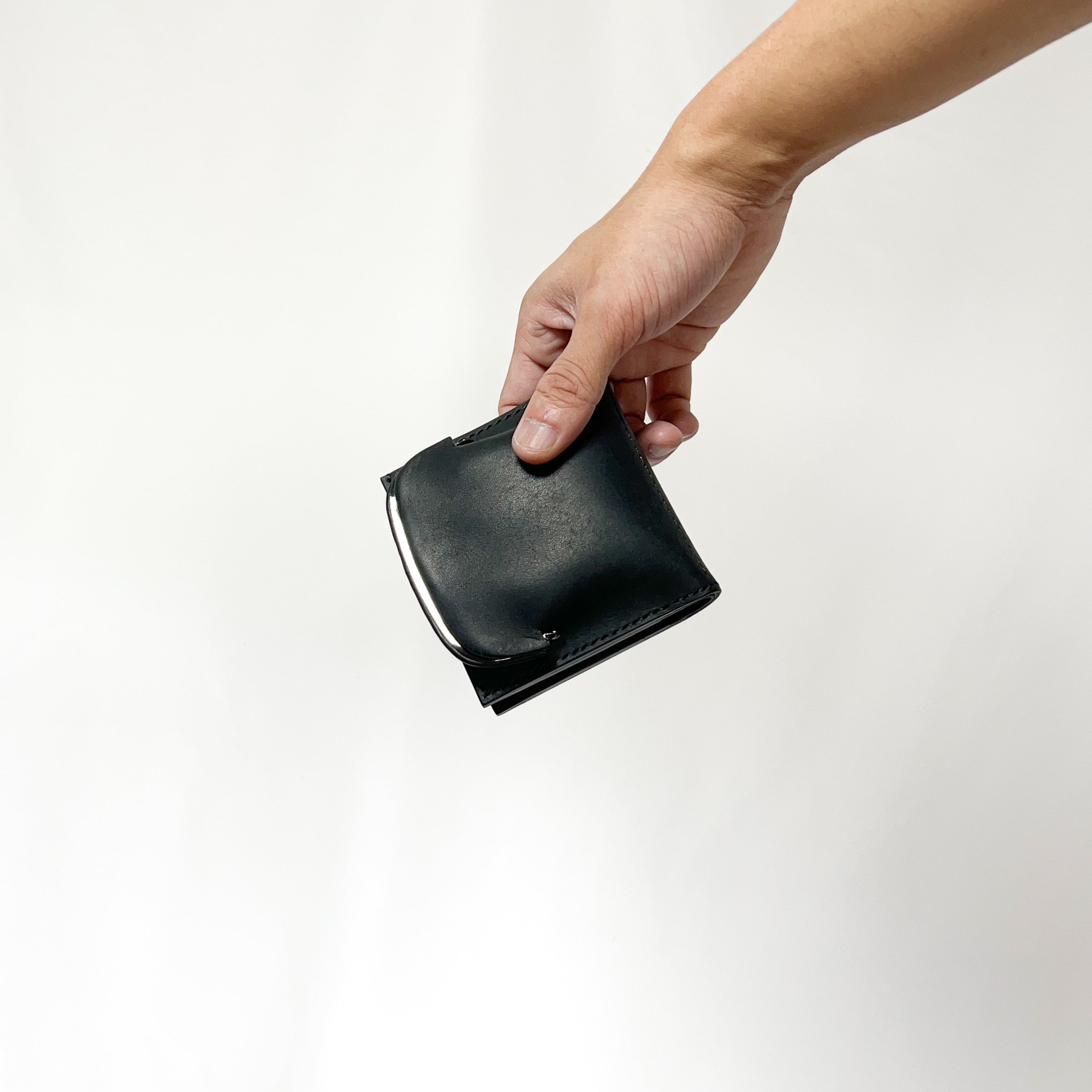 chroi's wallet / black mouth