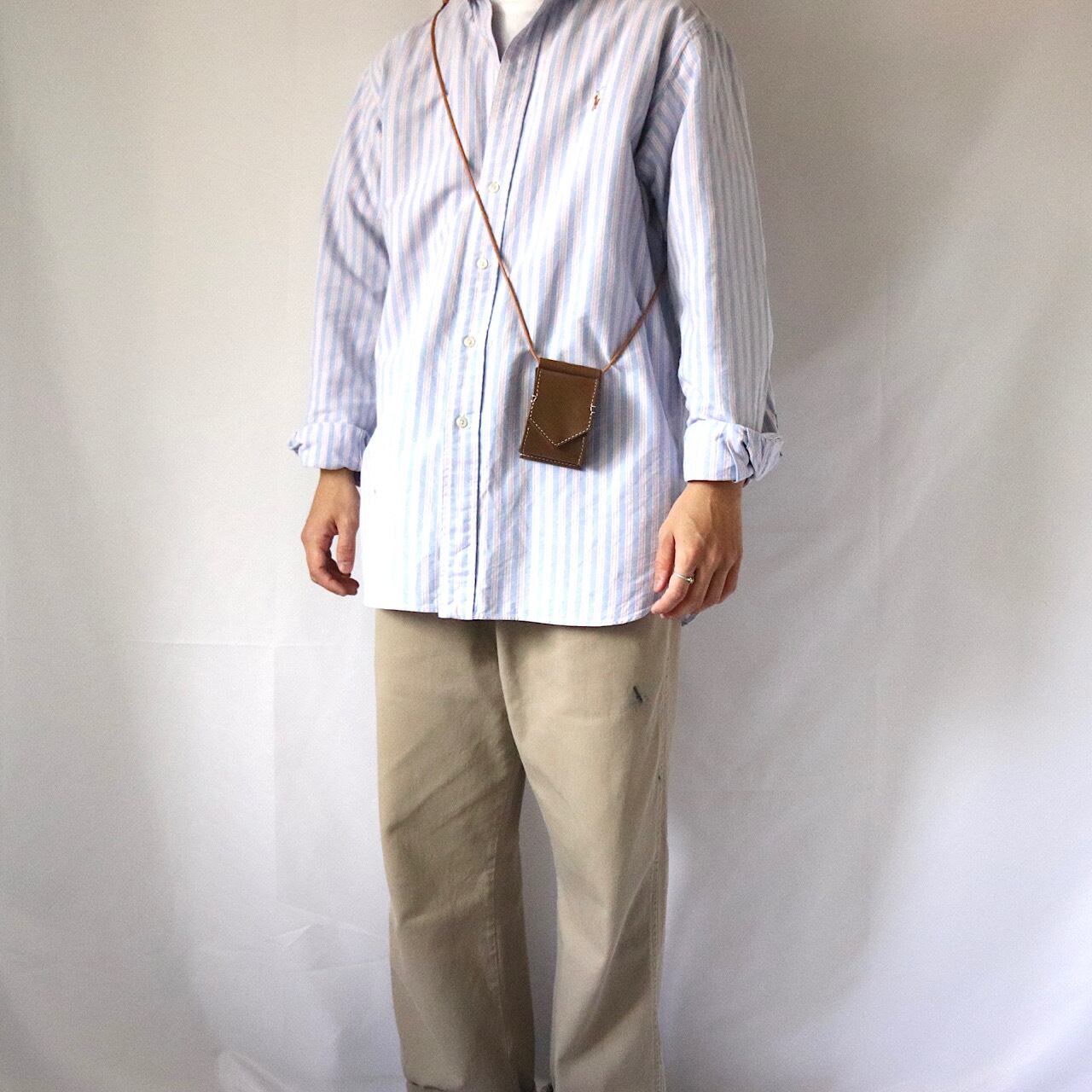 hang coin case
