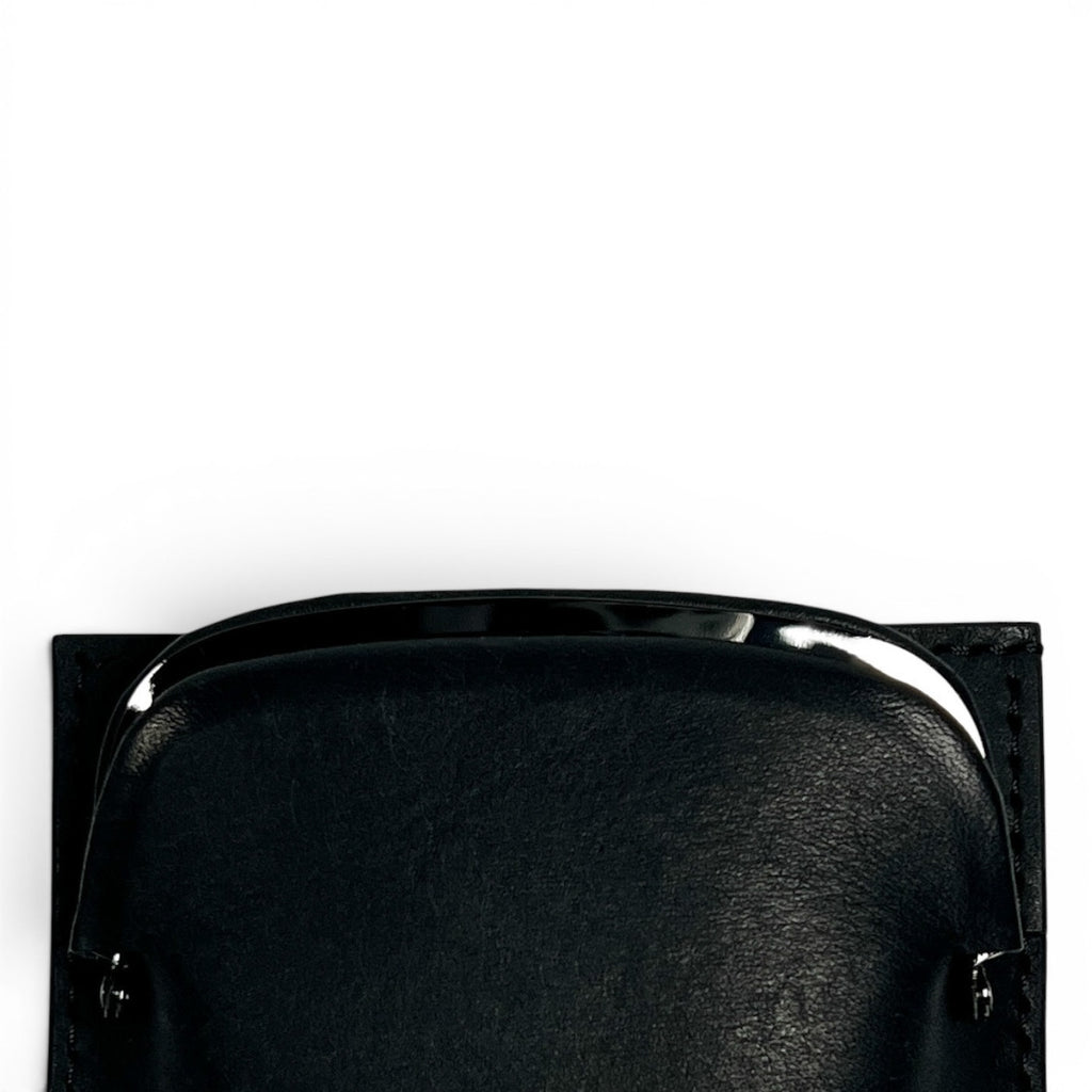 chroi's wallet / black mouth