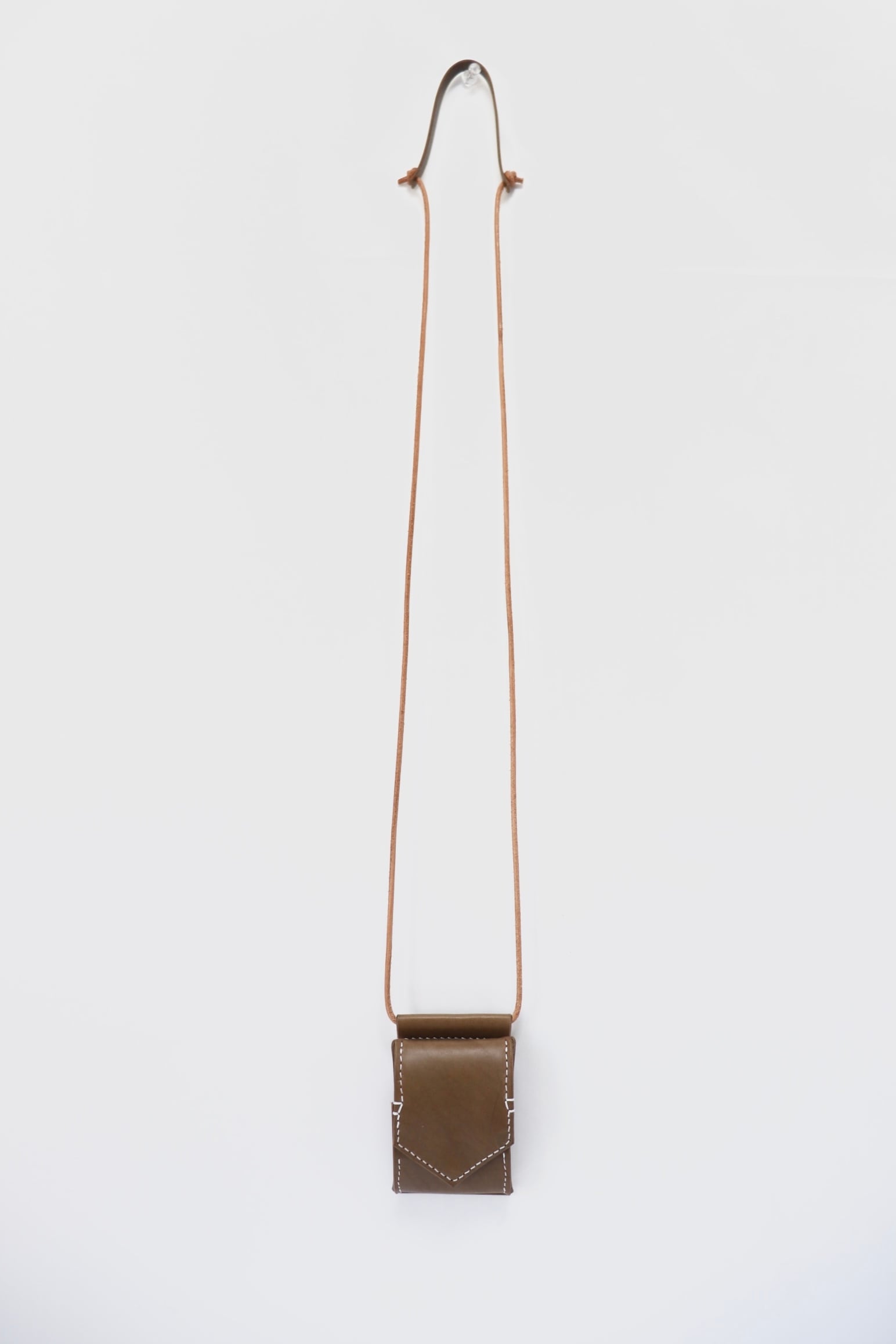 hang coin case