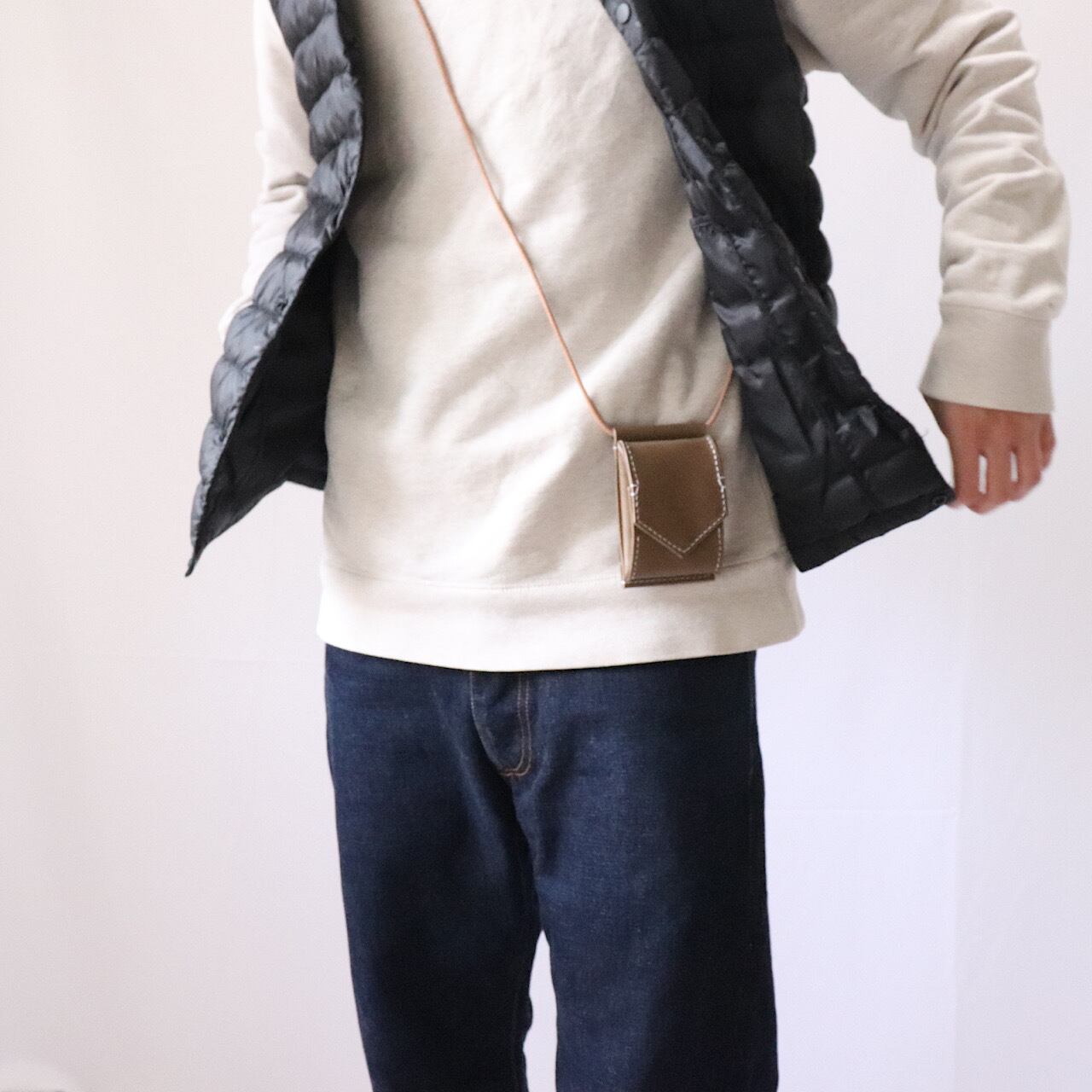 hang coin case