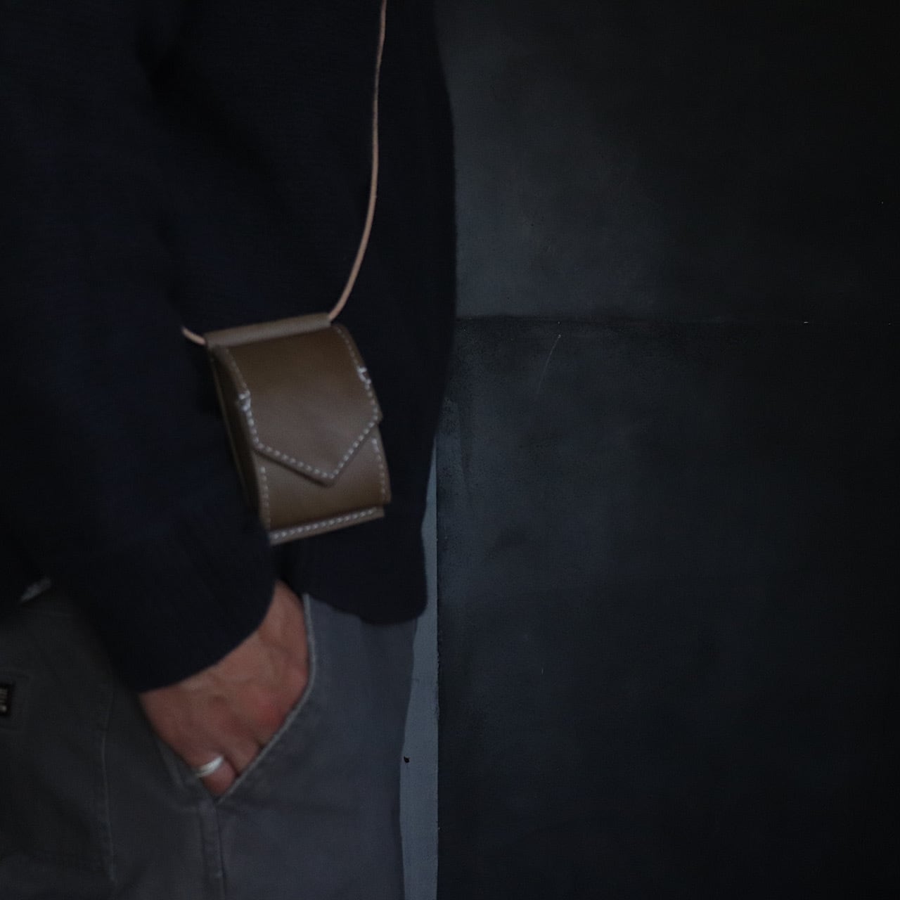 hang coin case