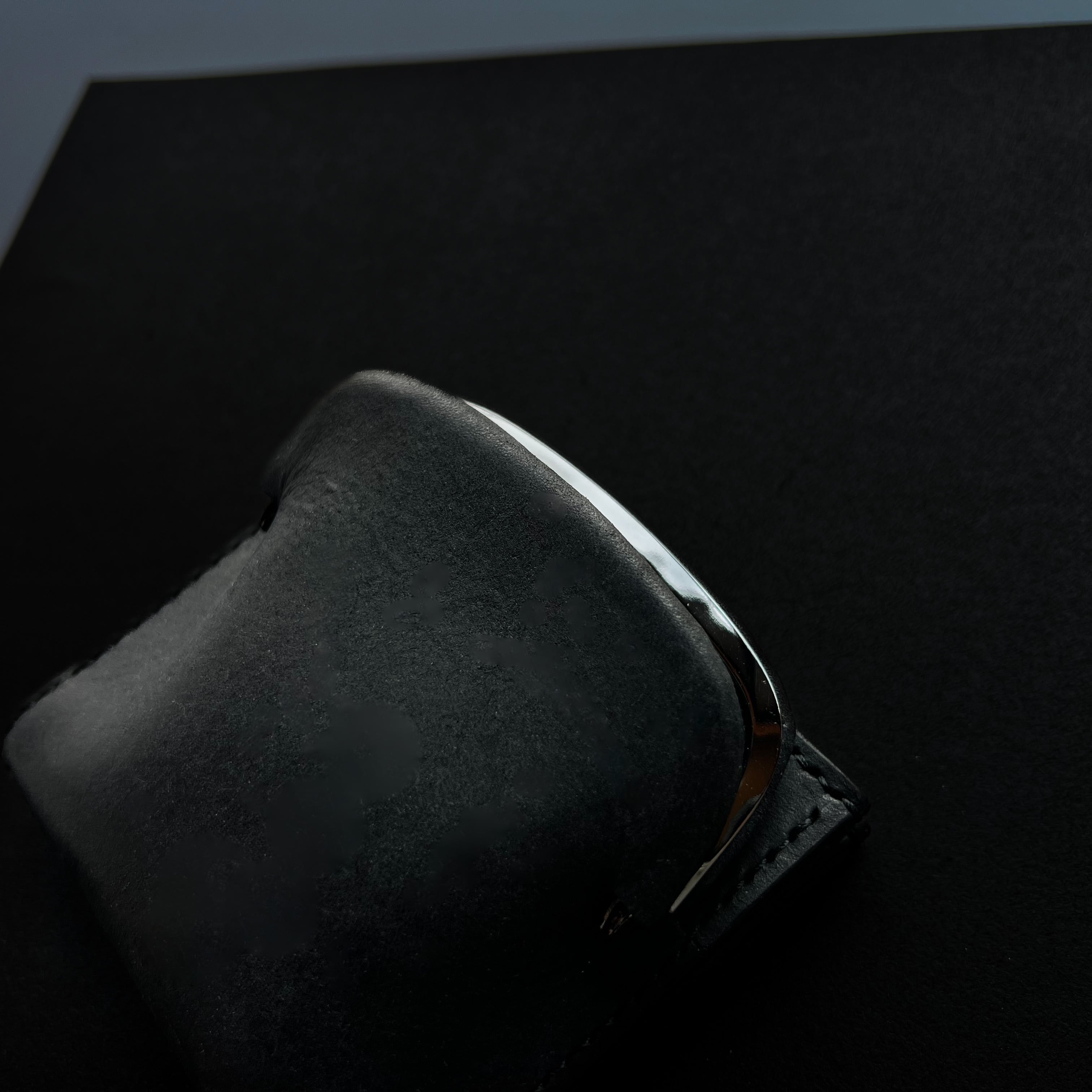 chroi's wallet / black mouth