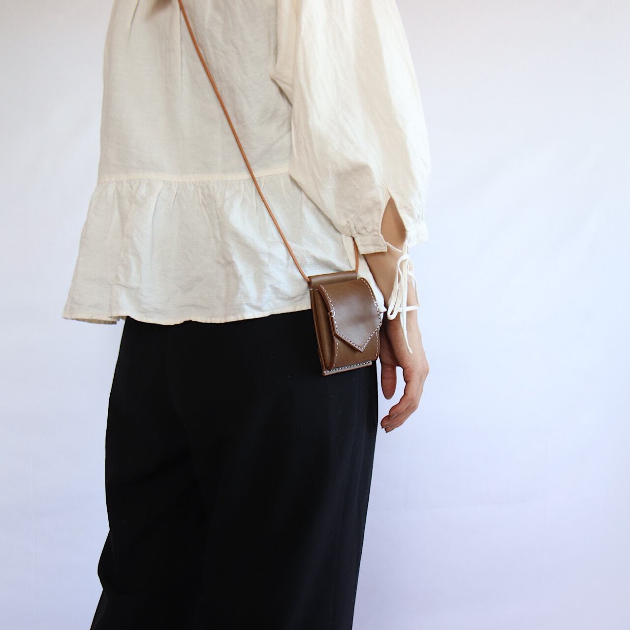 hang coin case