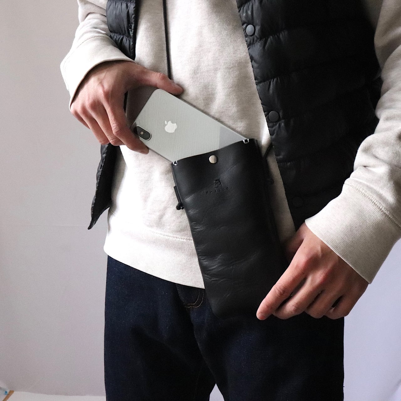 hang phone case