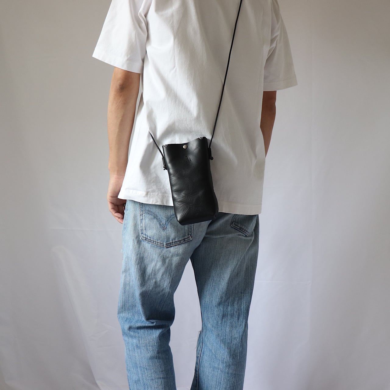 hang phone case