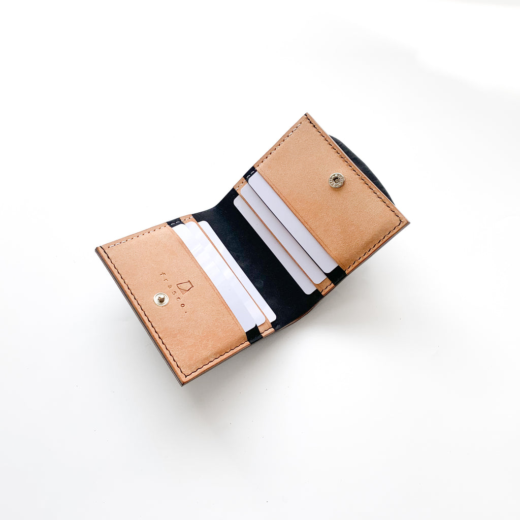 chroi’s wallet / by color