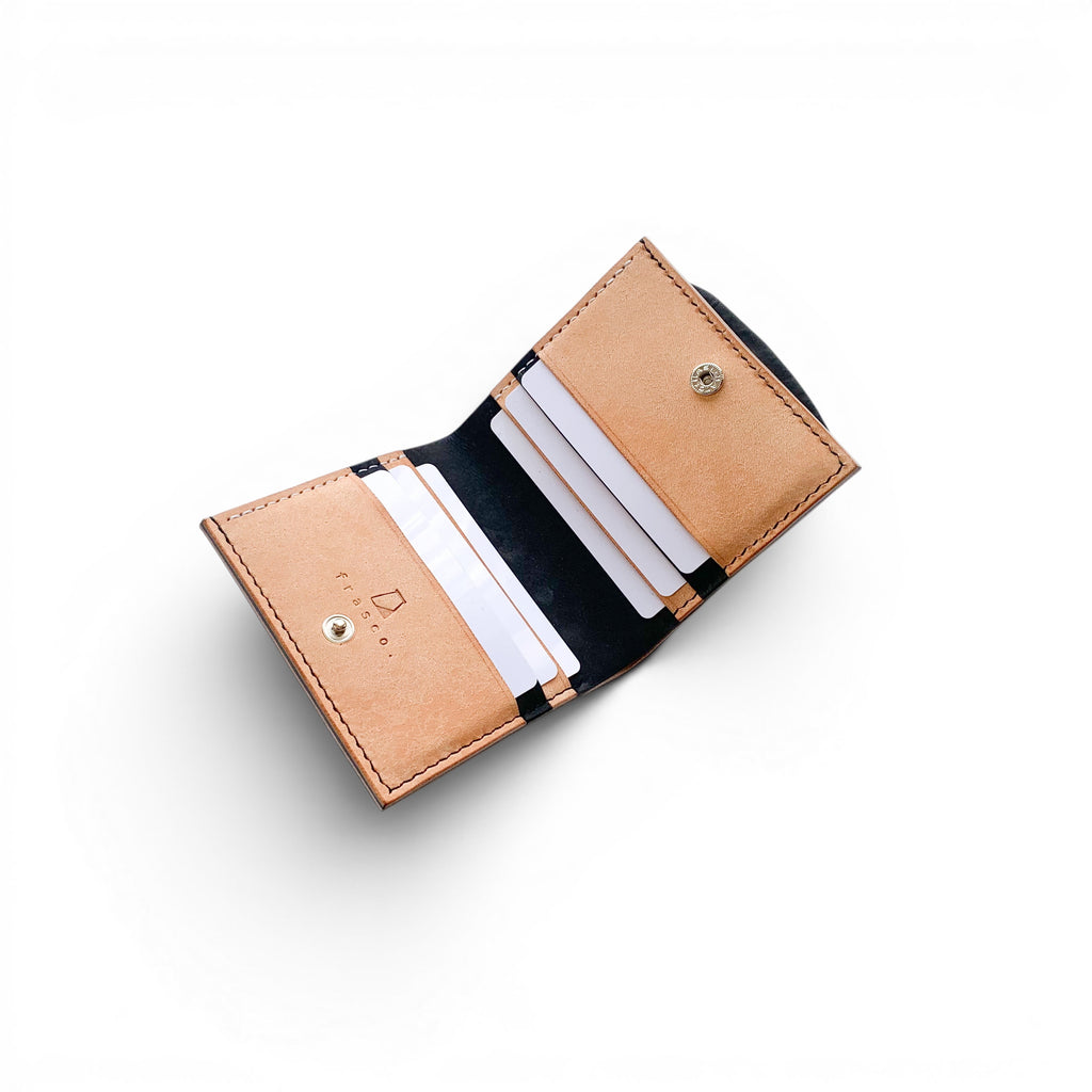 chroi’s wallet / by color