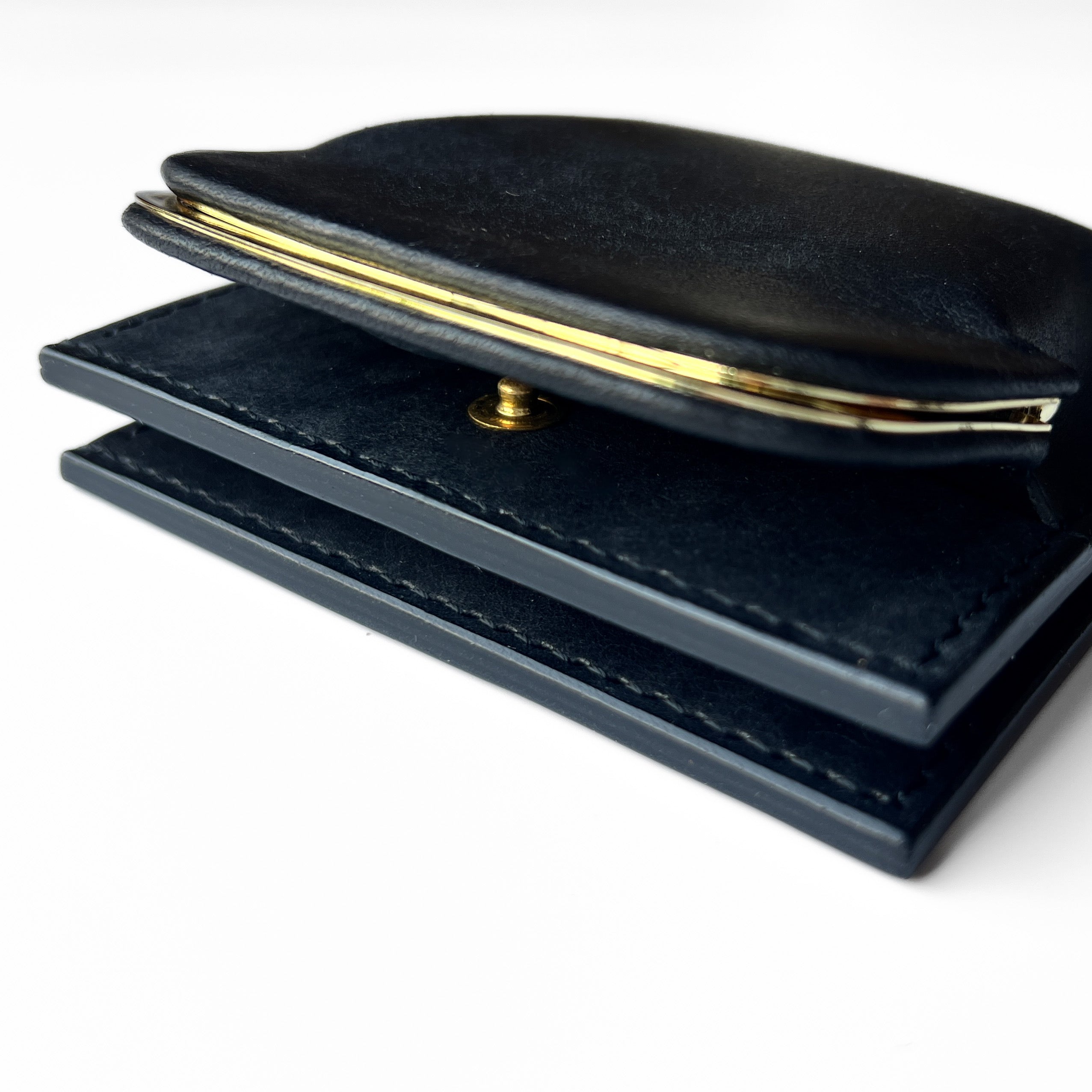 chroi’s wallet / gold mouth