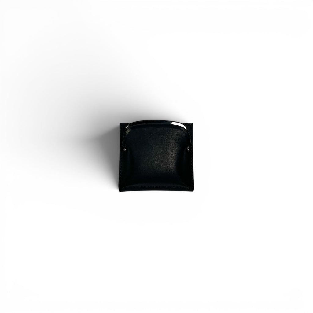 chroi's wallet / black mouth