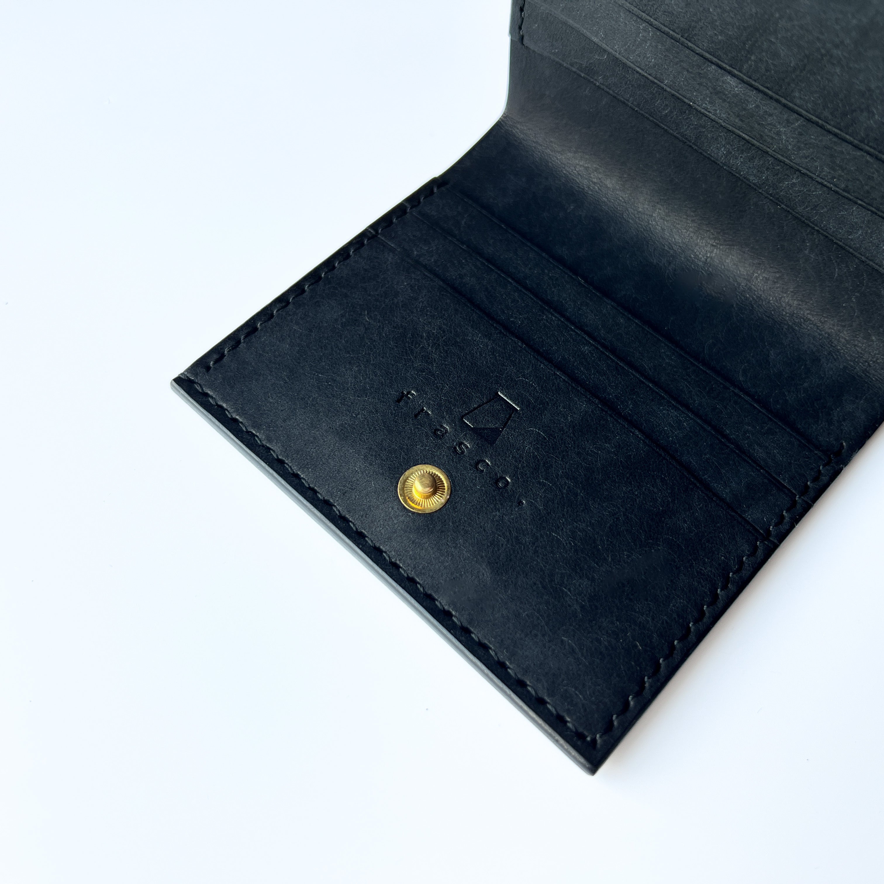 chroi’s wallet / gold mouth