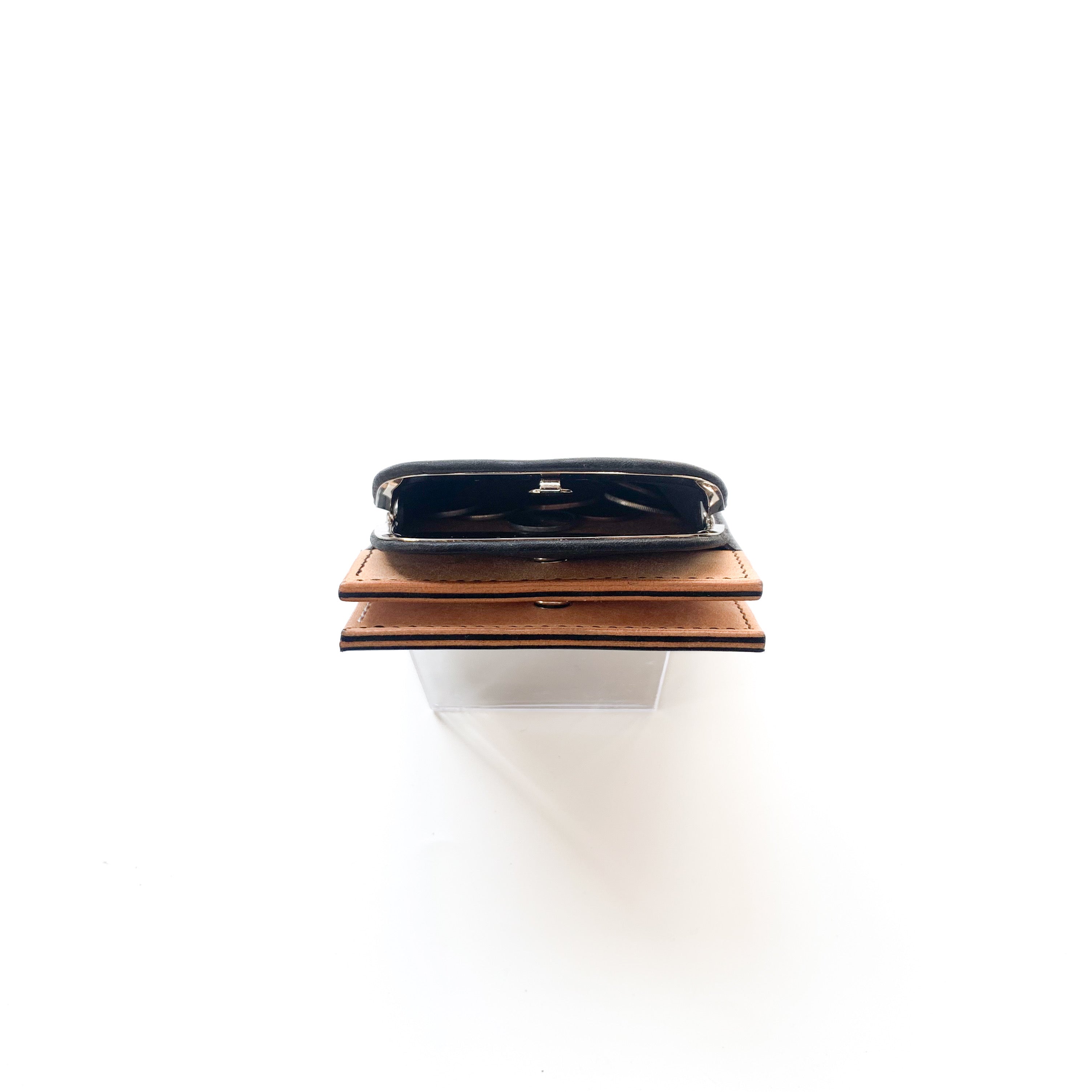chroi’s wallet / by color