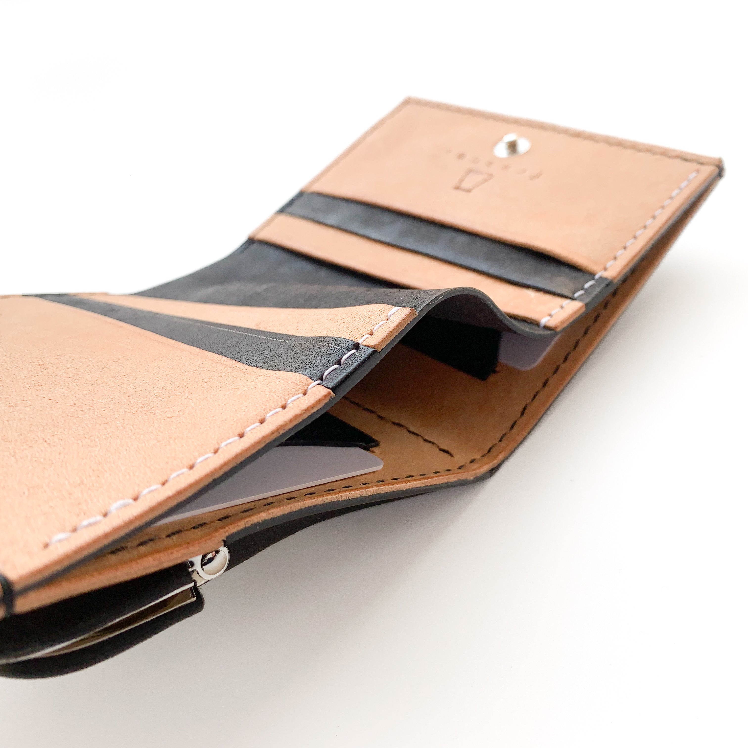 chroi’s wallet / by color
