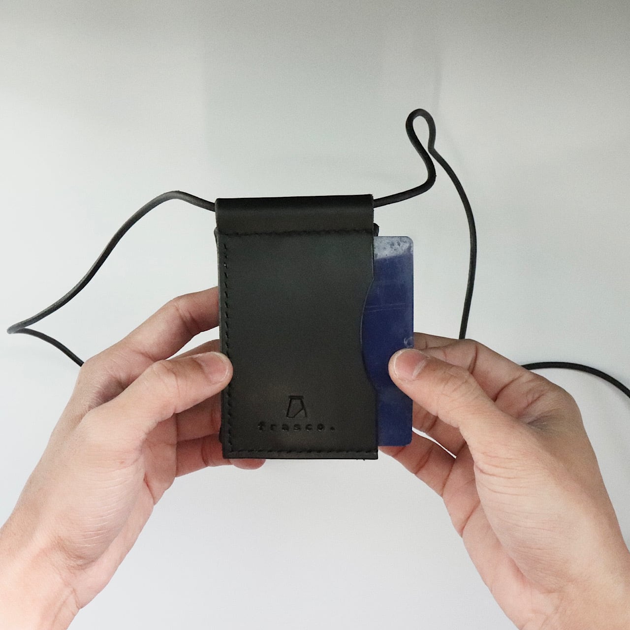hang coin case