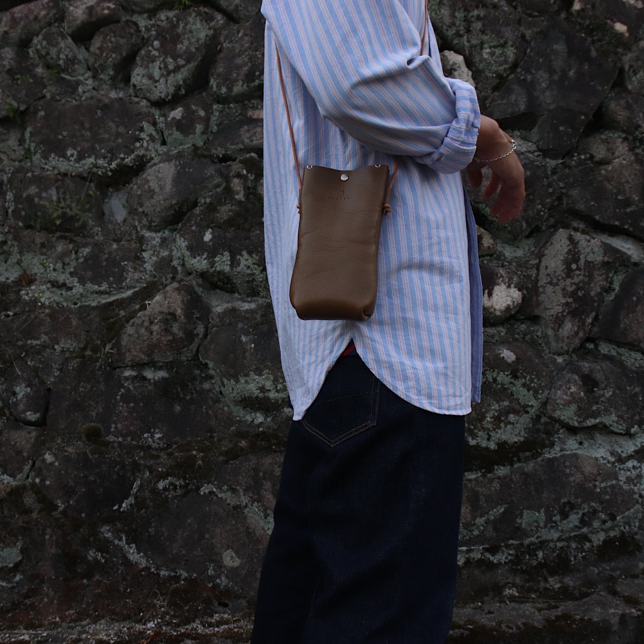 hang phone case