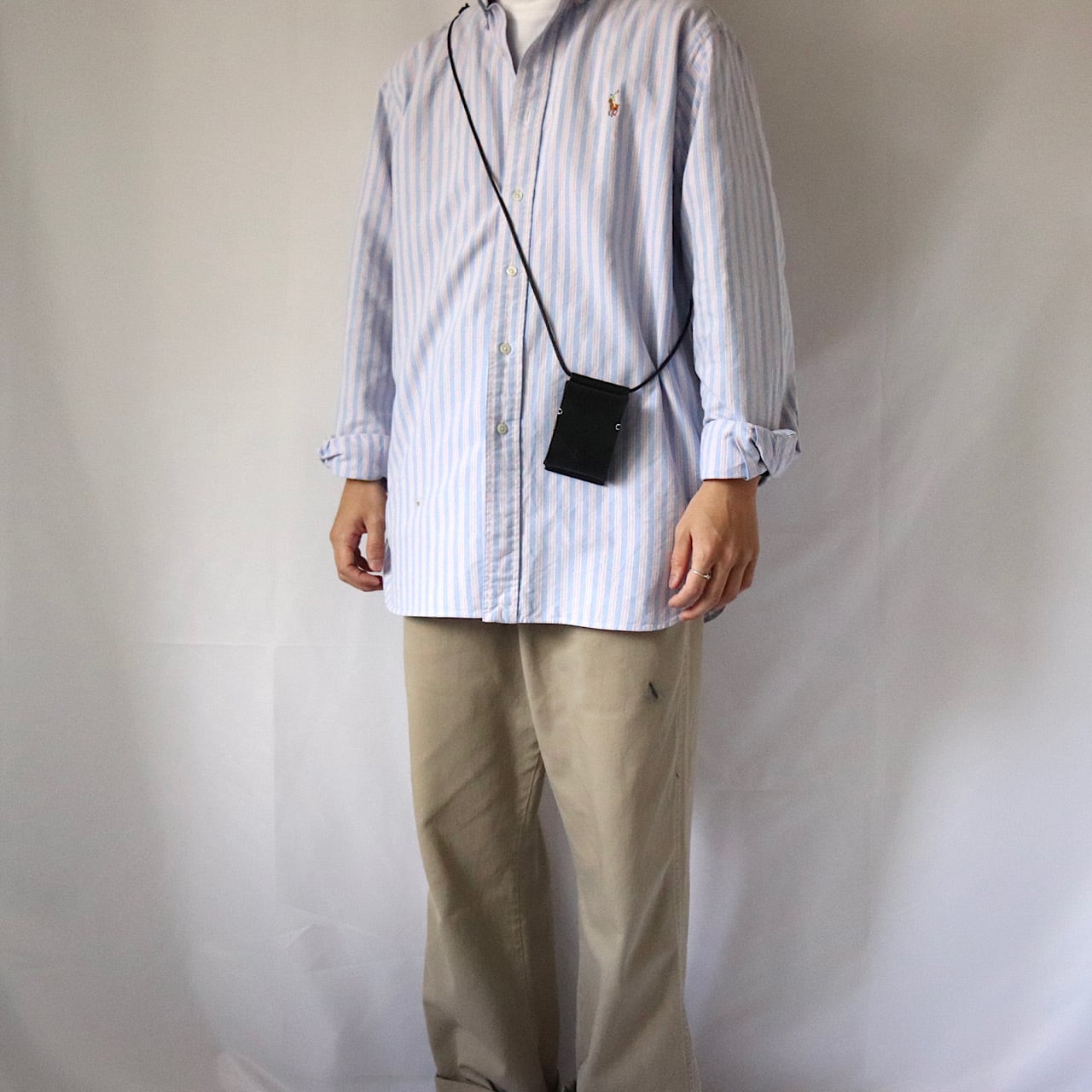 hang coin case