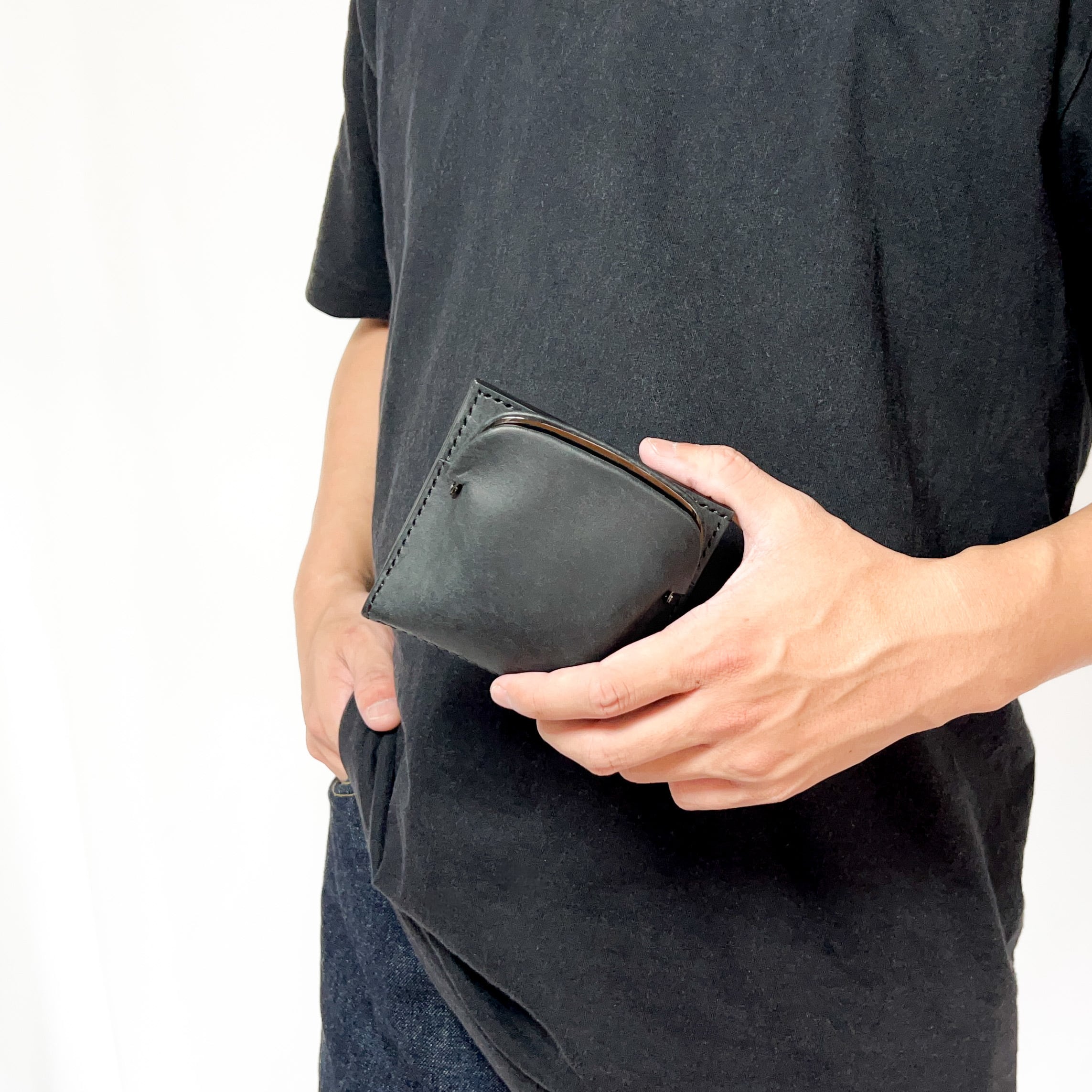 chroi's wallet / black mouth