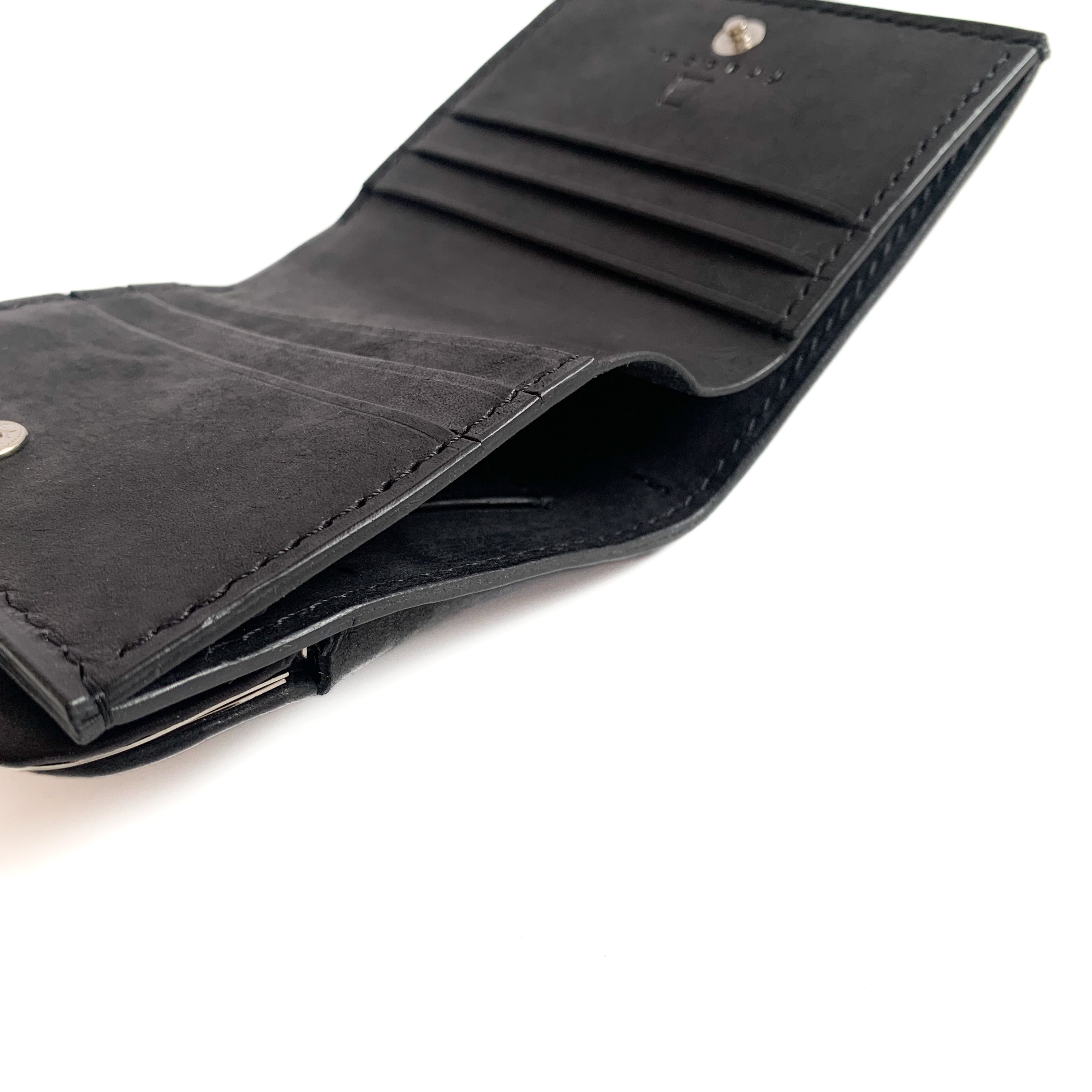 chroi's wallet / black mouth
