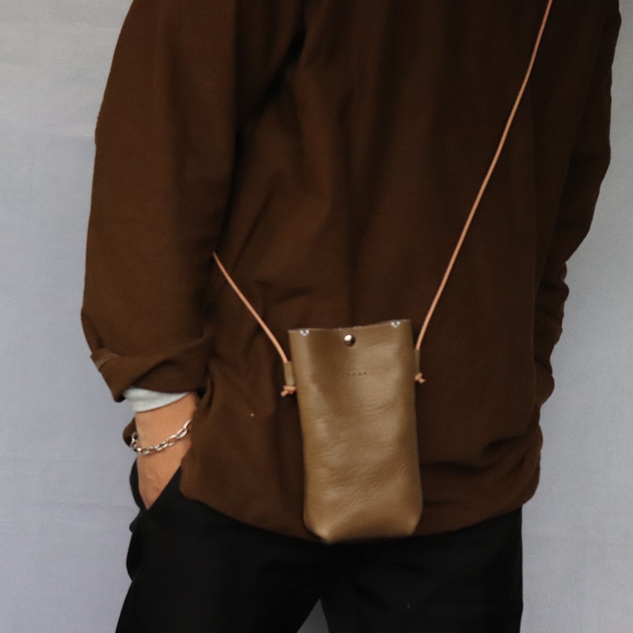 hang phone case