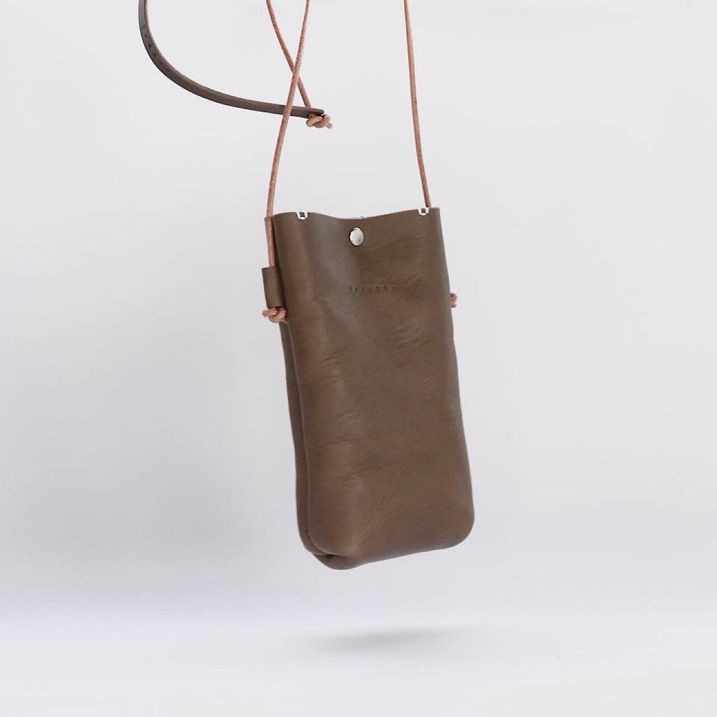 hang phone case