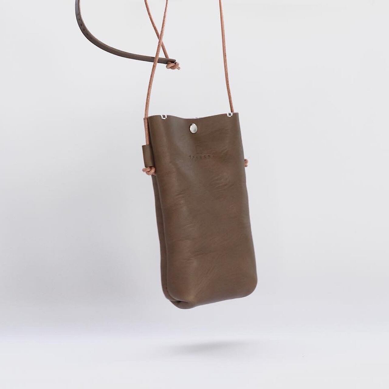 hang phone case